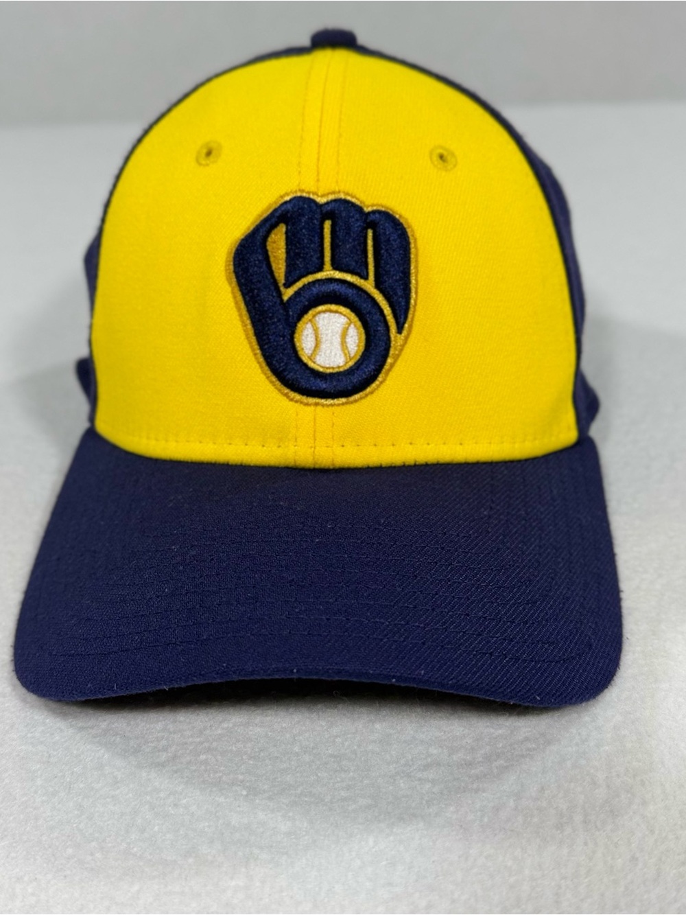 New Era Milwaukee Brewers MLB 39Thirty  Away Team Hat Cap Flex Fit Small/Medium